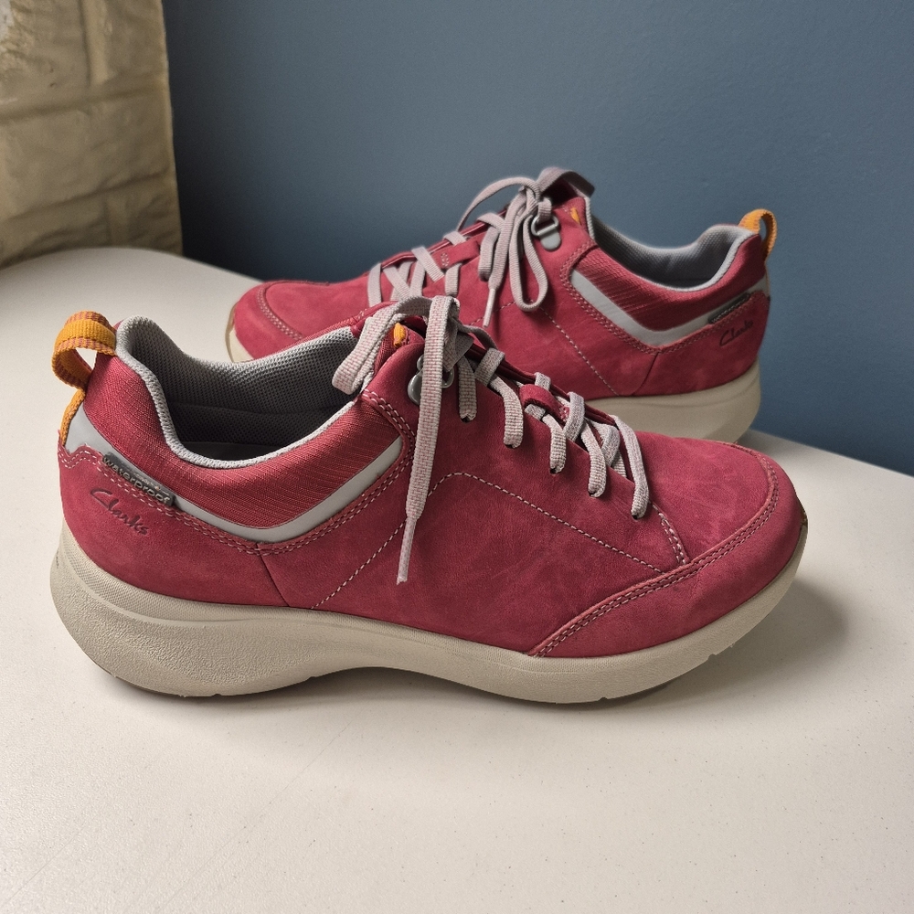 Clarks Sneakers Womens 10 Burgundy‎ Wave Walk Waterproof Lace Up